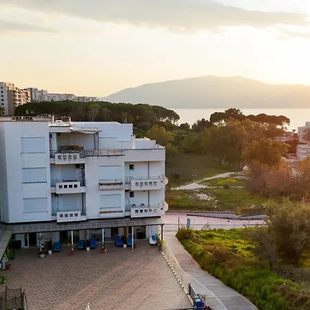 Vlora Holiday Apartments 公寓 *