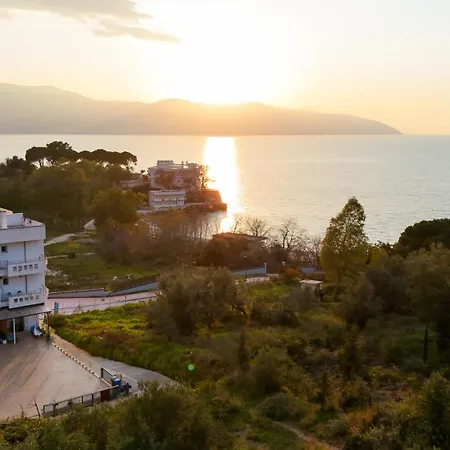 Vlora Holiday Apartments 公寓 *