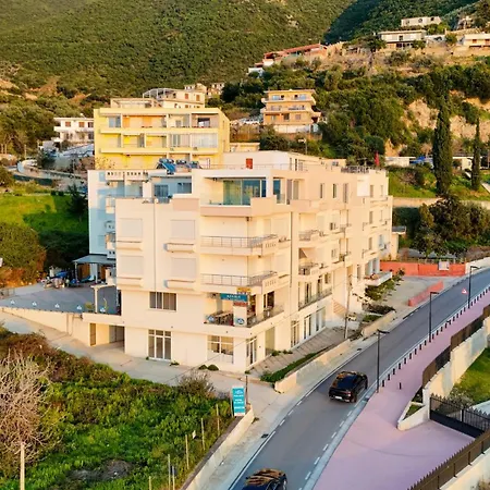Vlora Holiday Apartments 公寓 *