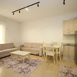 Vlora Holiday Apartments * Влёра